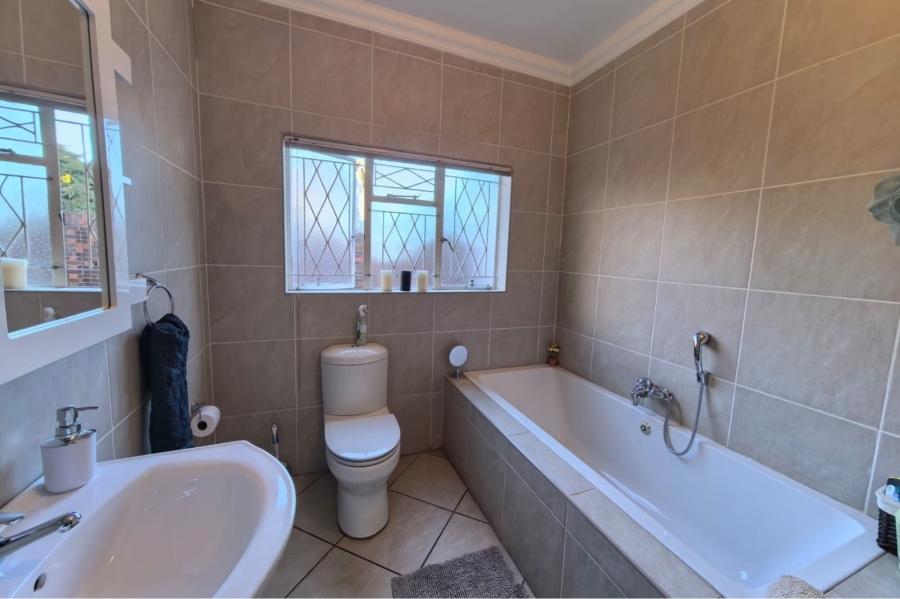4 Bedroom Property for Sale in Hillcrest Northern Cape